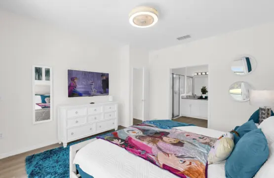 Frozen themed bedroom